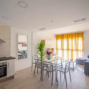 https://new-apartamento-centro-de-torremolinos-con-parking.hotelsinnerja.org
